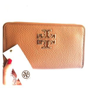 New TORY BURCH Leather wallet with tags!